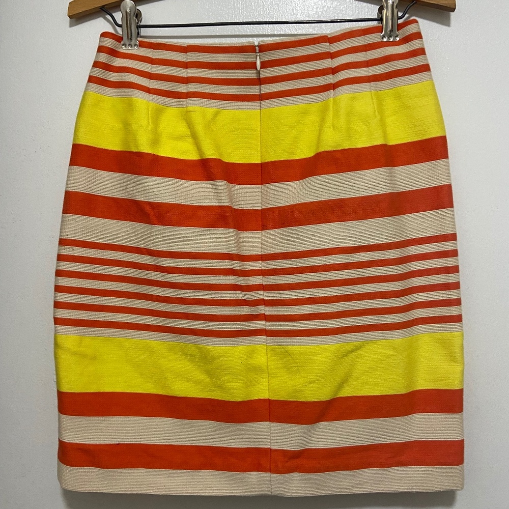 Ann Taylor fitted skirt